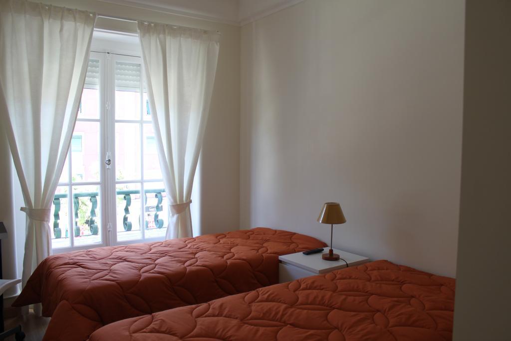 Residence Metro-Alameda Lisbon Bagian luar foto