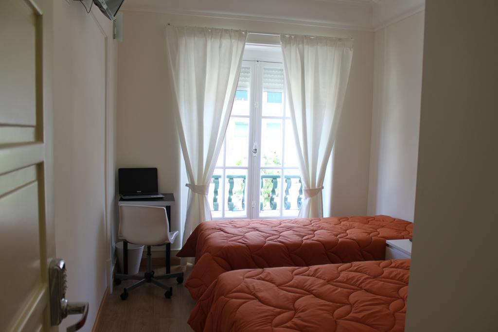 Residence Metro-Alameda Lisbon Bagian luar foto